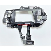 Кронштейн крепления правой ПТФ BR5V51684B Mazda