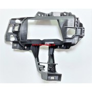 Кронштейн крепления правой ПТФ BR5V51684B Mazda