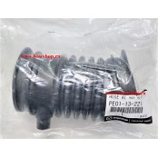 Патрубок воздушного фильтра PE0113221 Mazda